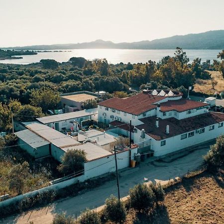 Hotel Il Timone Куняна Екстериор снимка