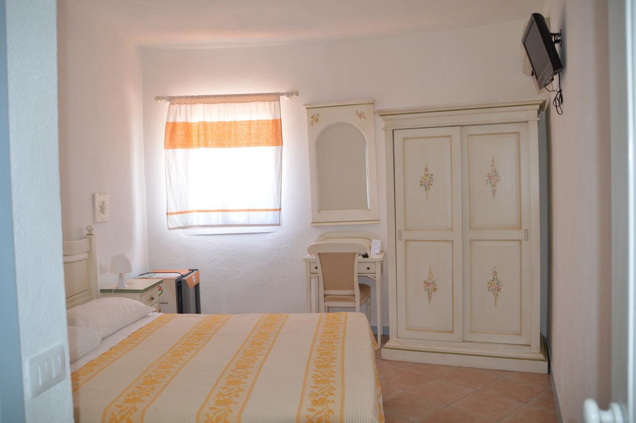 Hotel Il Timone Куняна Екстериор снимка