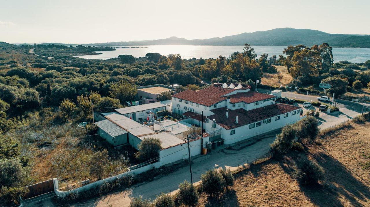 Hotel Il Timone Куняна Екстериор снимка